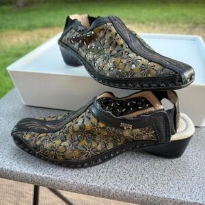 Black and gold leather Pikolinos‎ sandals